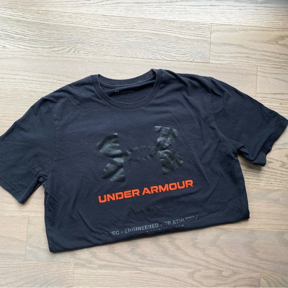 Under Armour Tee - Picture 2 of 5